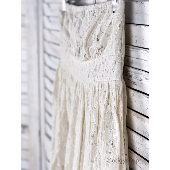 Poetry | Strapless Lace Mini Dress - Picture 2 of 5